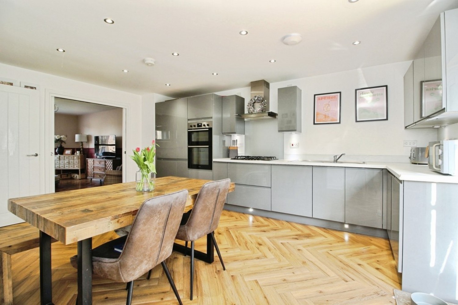 4 bedroom House for Sale Clayton Wood Road, Lawnswood, Leeds