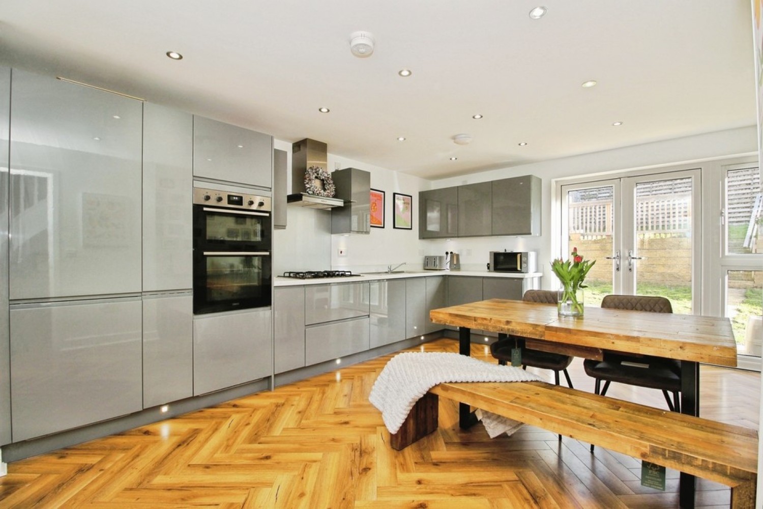 4 bedroom House for Sale Clayton Wood Road, Lawnswood, Leeds