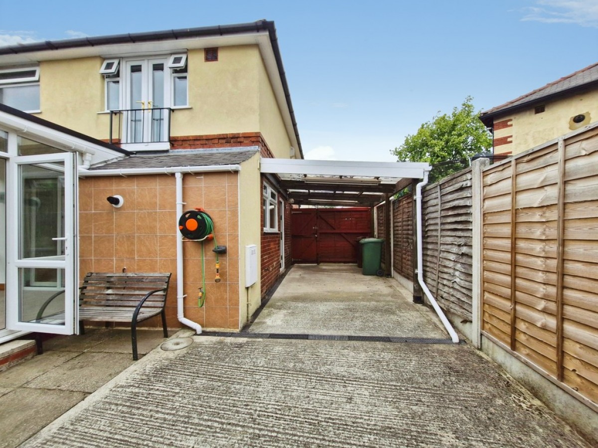 Broadgate Walk, Horsforth, Leeds