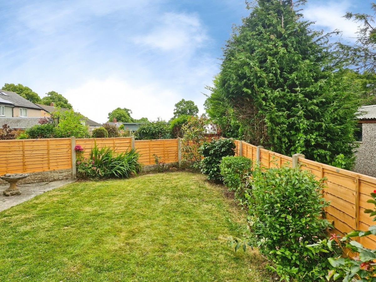 Broadgate Walk, Horsforth, Leeds