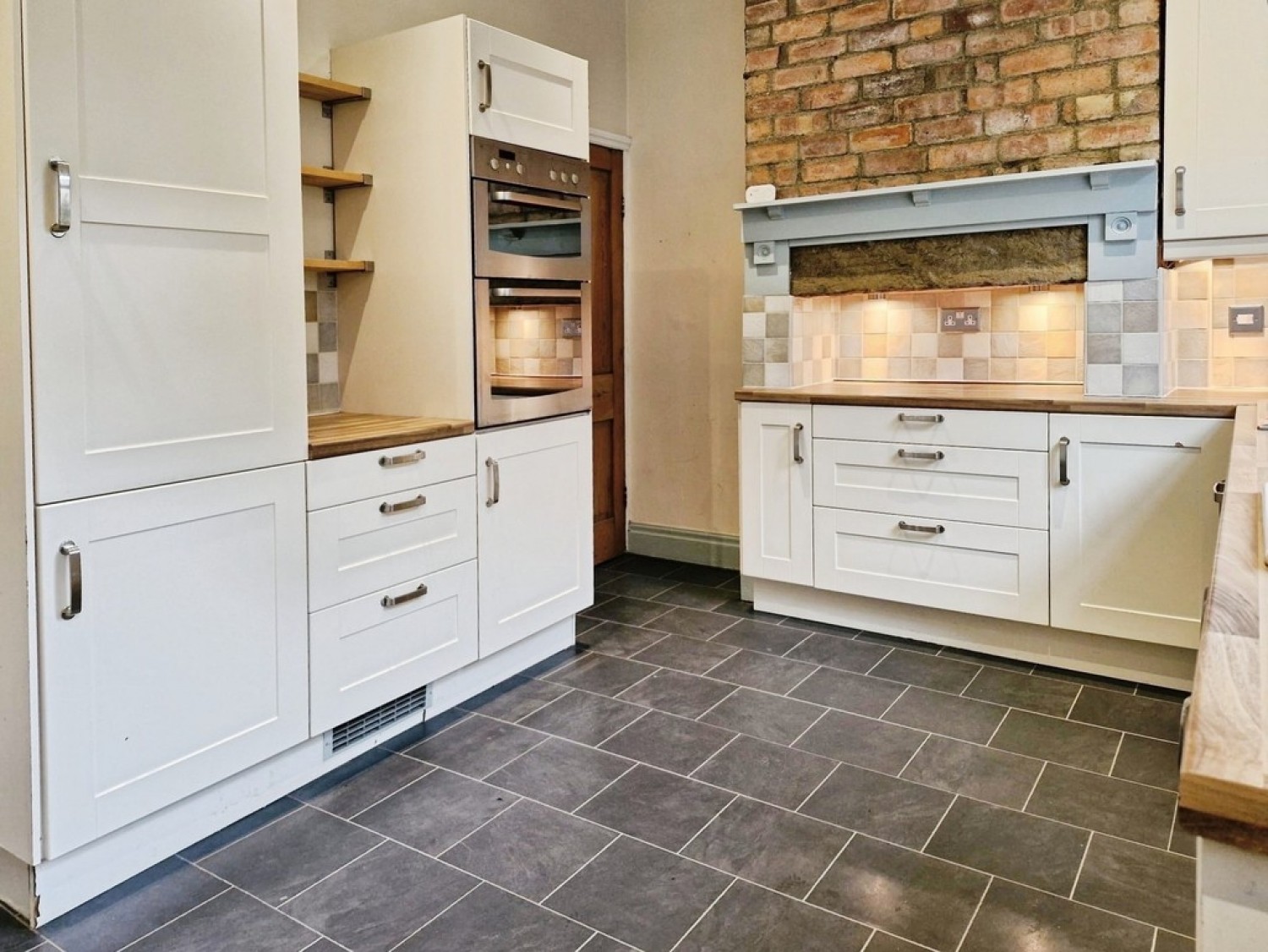 3 bedroom House for Sale Butts Terrace, Guiseley