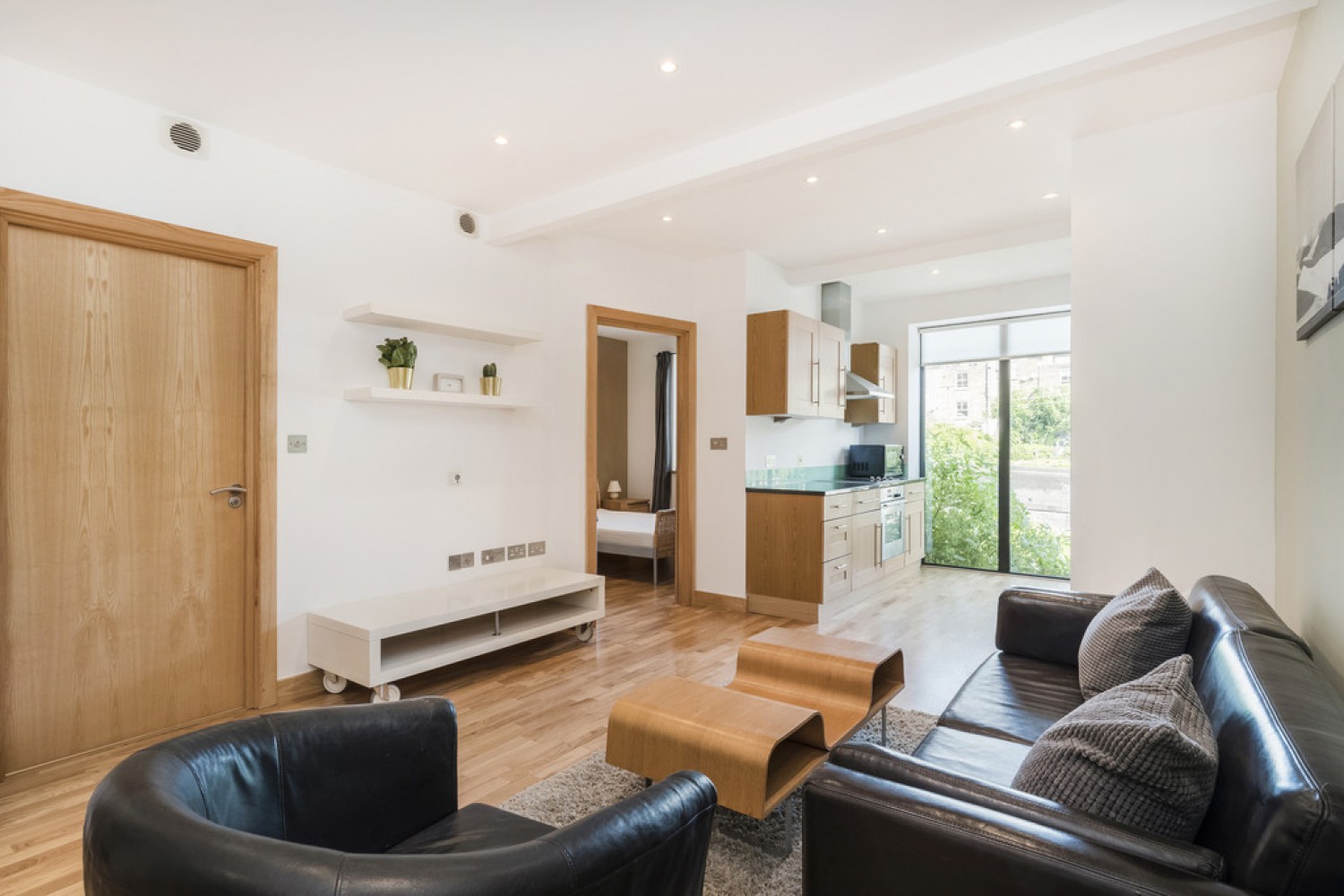 2 bedroom Flat for Letting Bannister Road, Kensal Rise