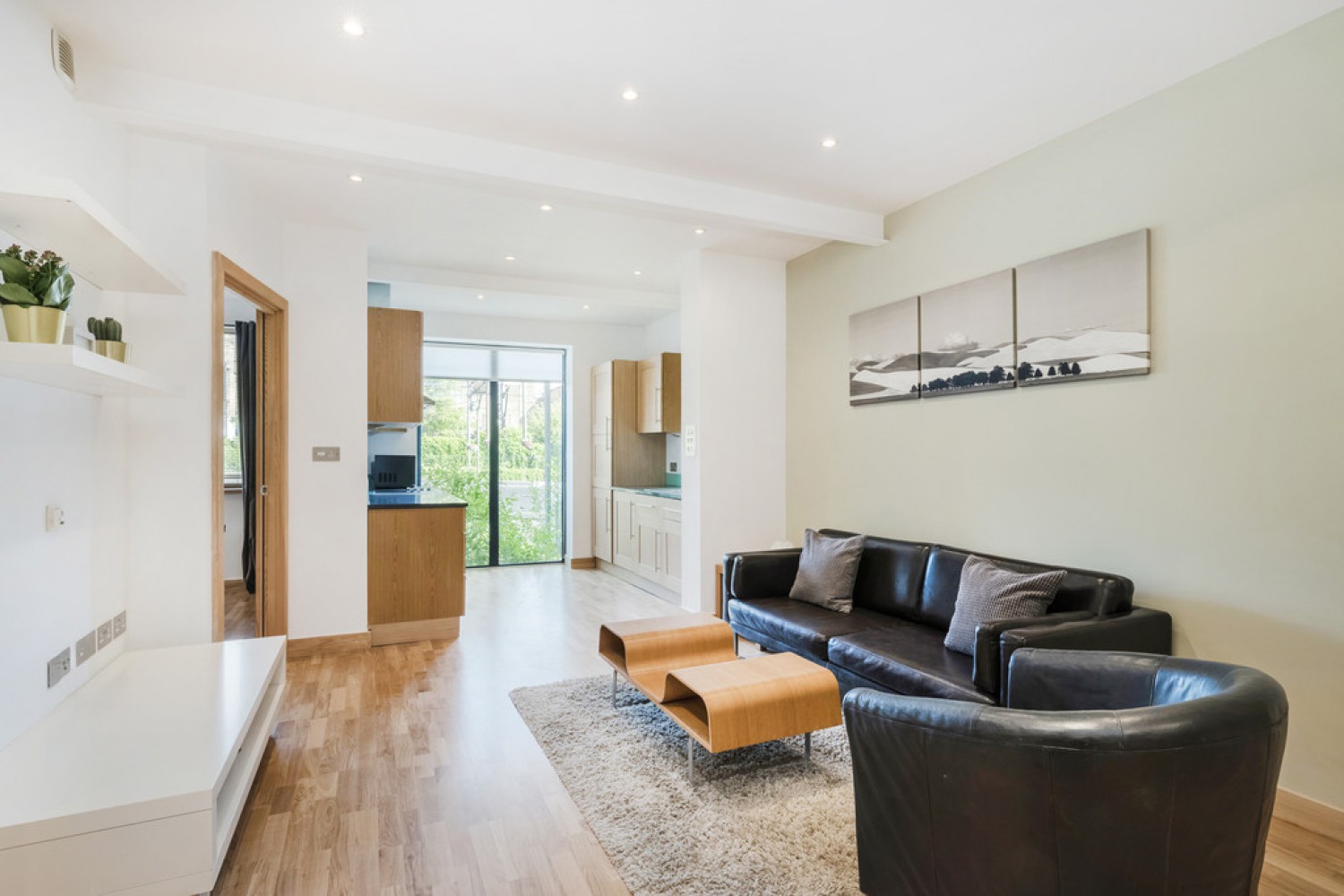 2 bedroom Flat for Letting Bannister Road, Kensal Rise