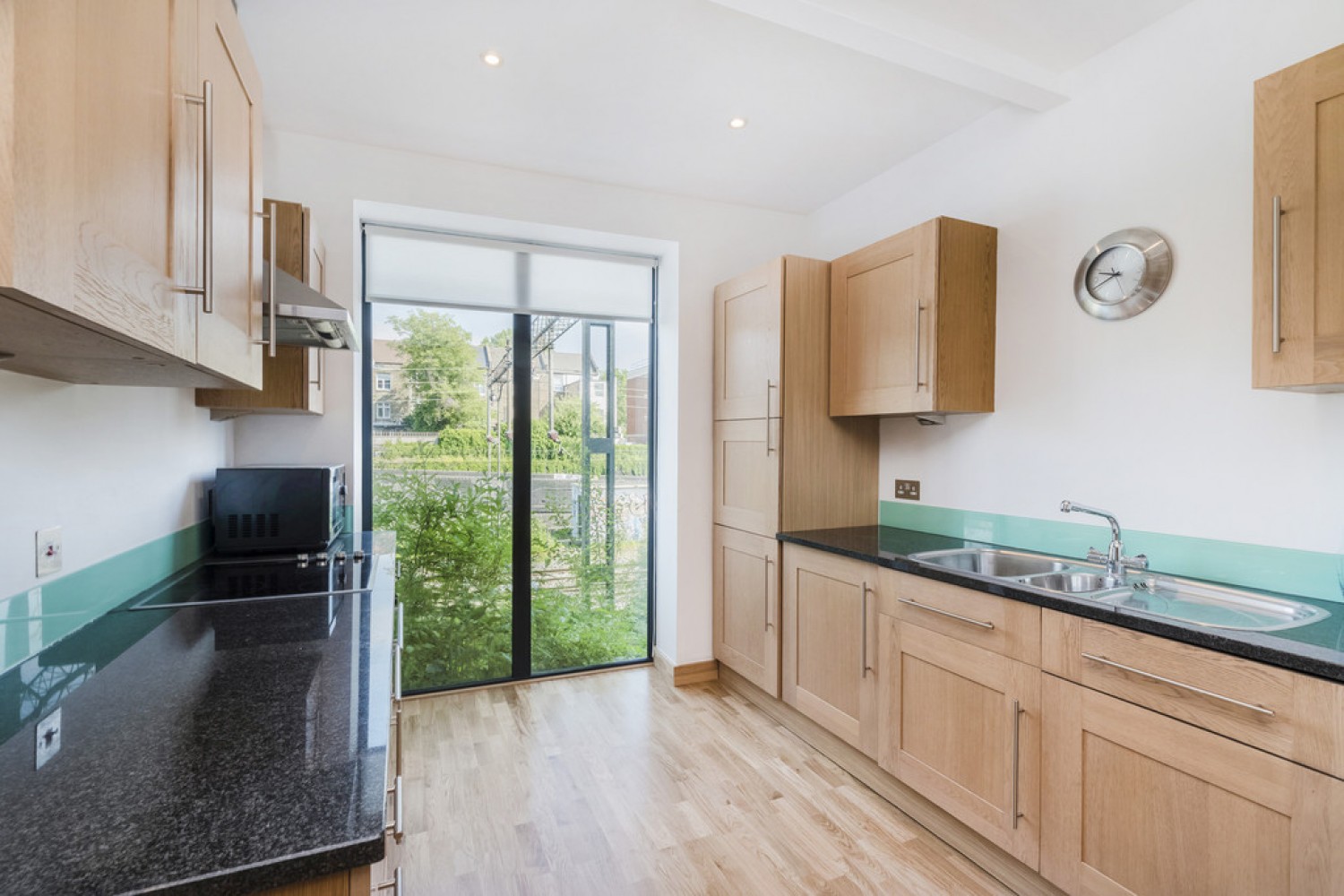 2 bedroom Flat for Letting Bannister Road, Kensal Rise