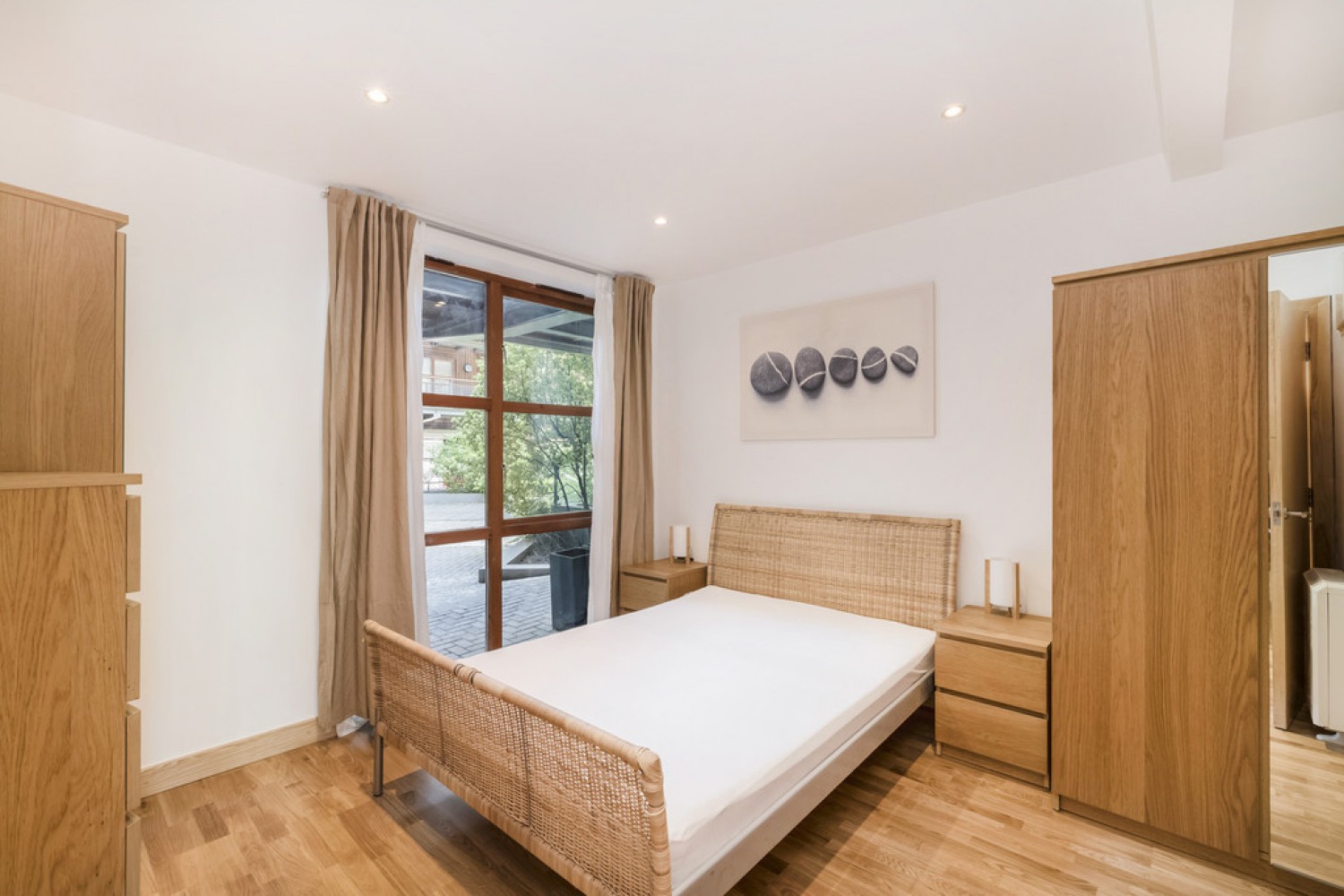 2 bedroom Flat for Letting Bannister Road, Kensal Rise