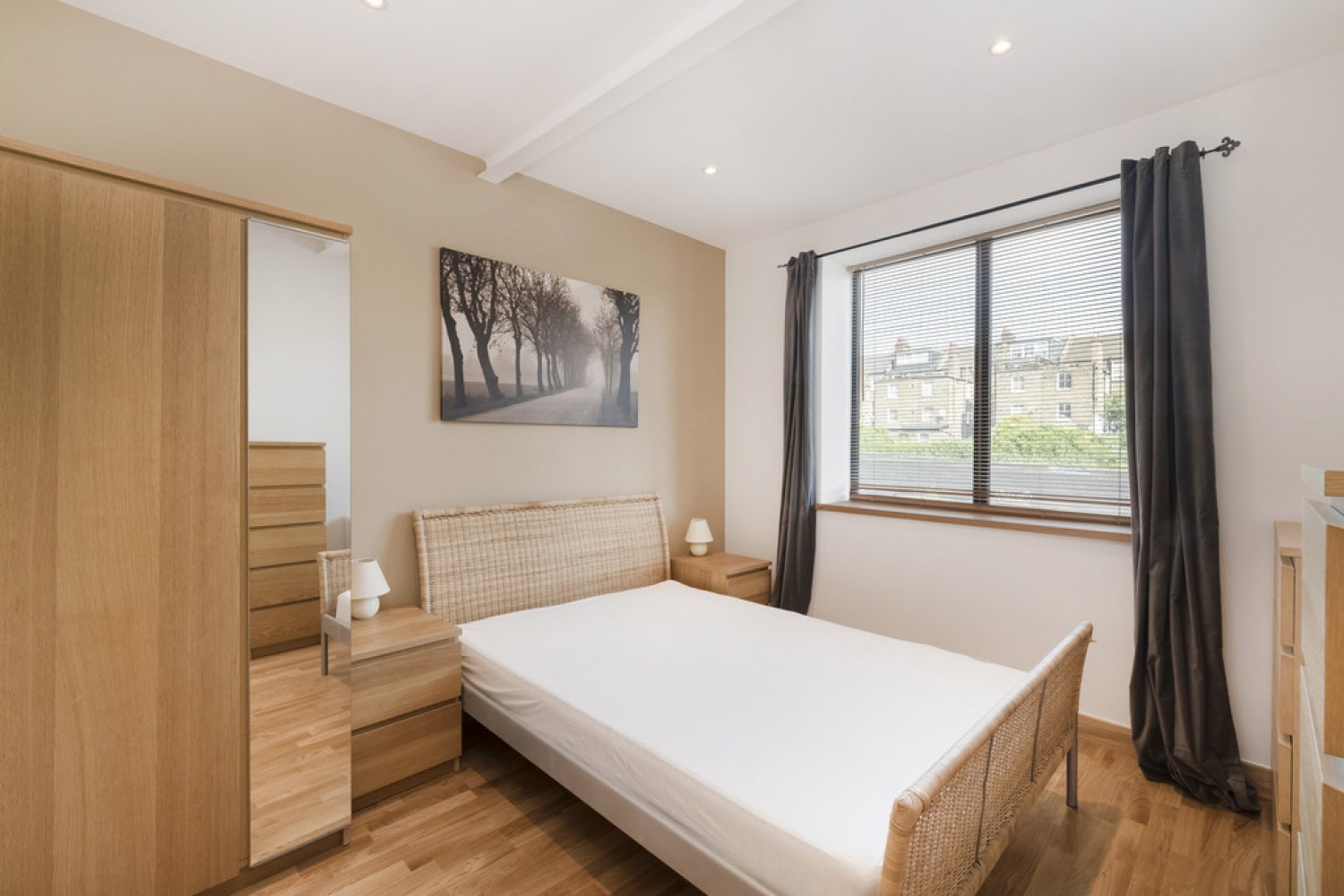 2 bedroom Flat for Letting Bannister Road, Kensal Rise