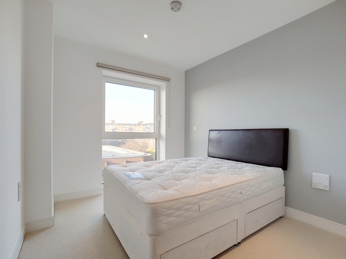 Spinnaker House, Battersea Reach