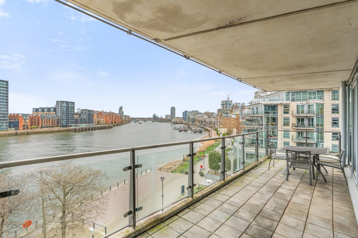 Commodore House, Battersea Reach