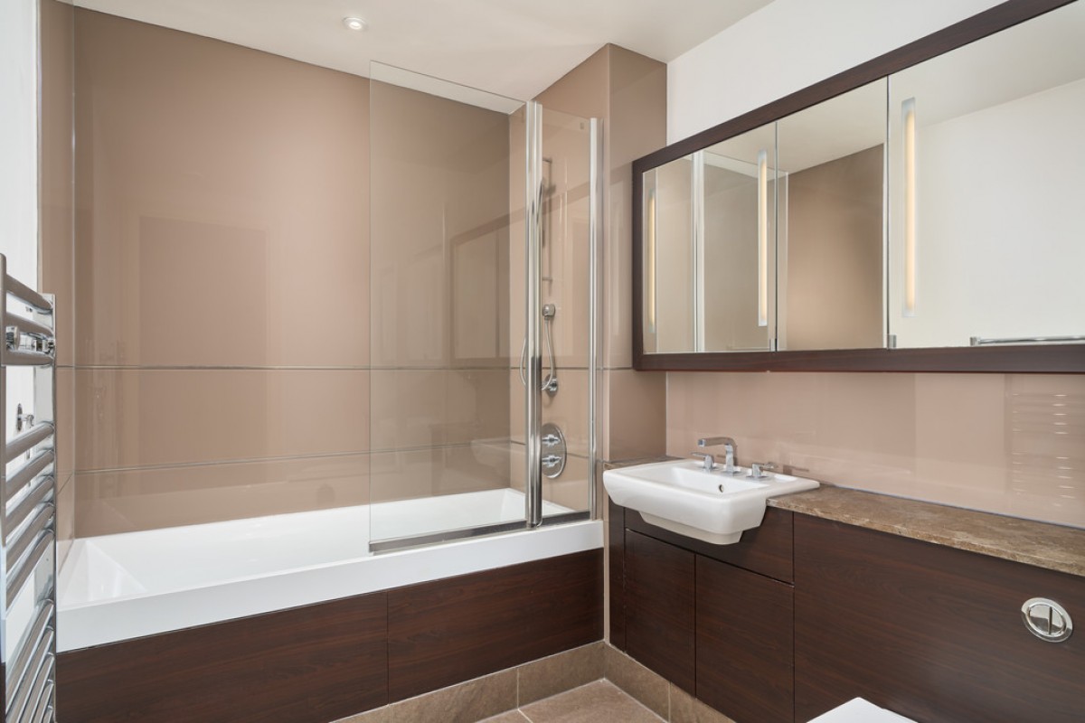 Spinnaker House, Battersea Reach