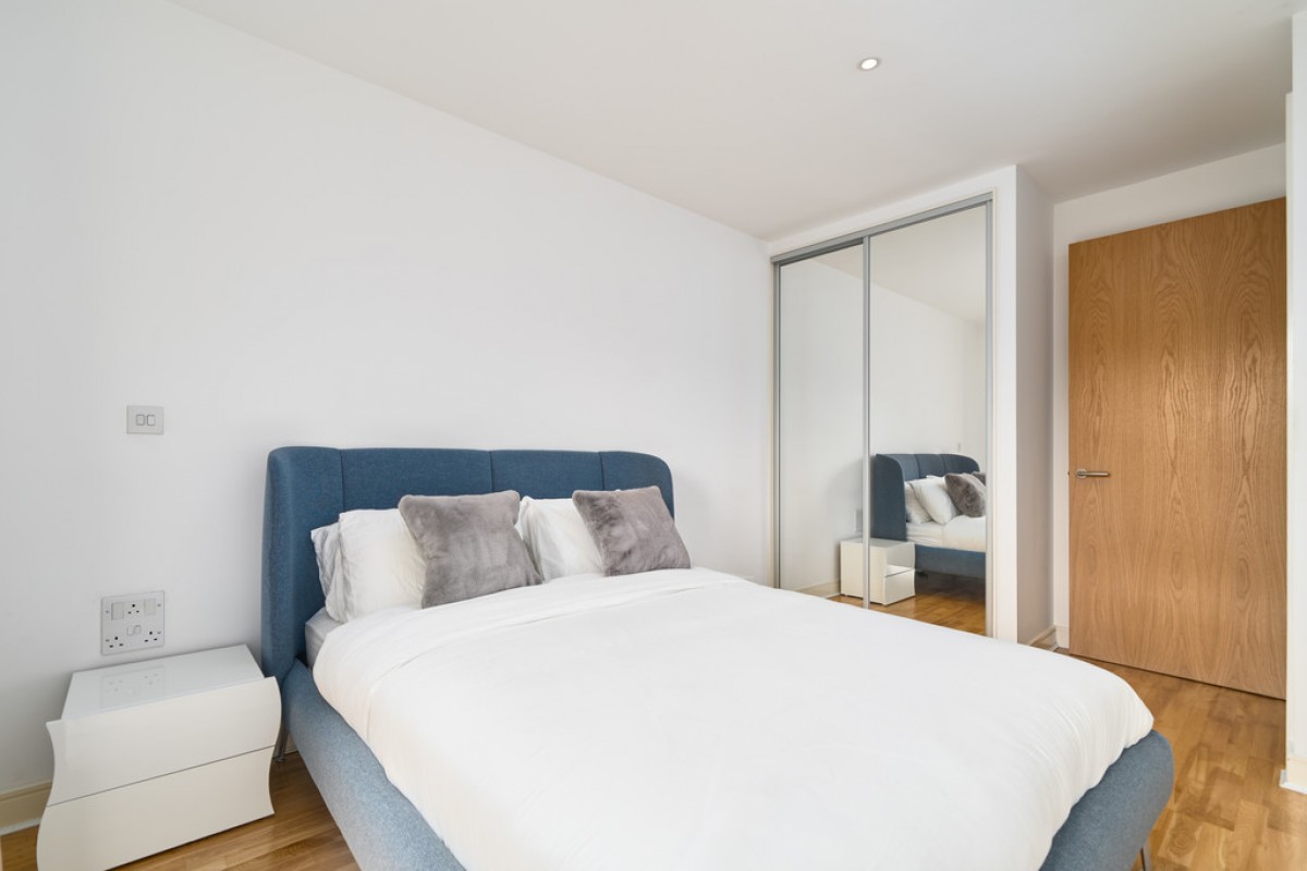 Spinnaker House, Battersea Reach