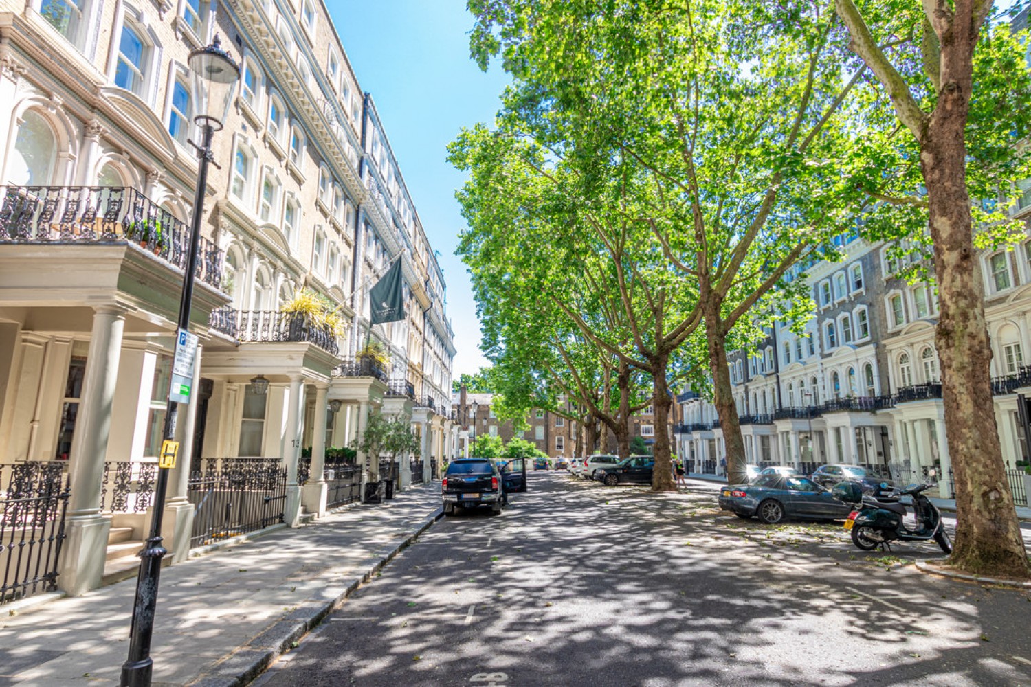 0 bedroom Flat in Beaufort Gardens, Knightsbridge