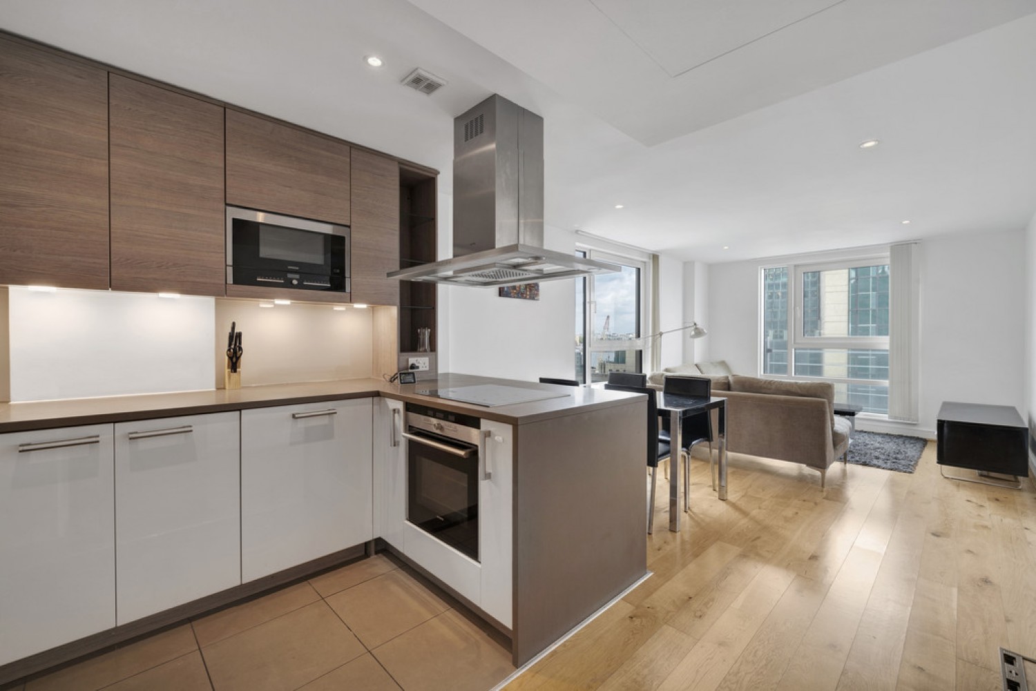 2 bedroom Flat for Letting Anchor House, St George Wharf