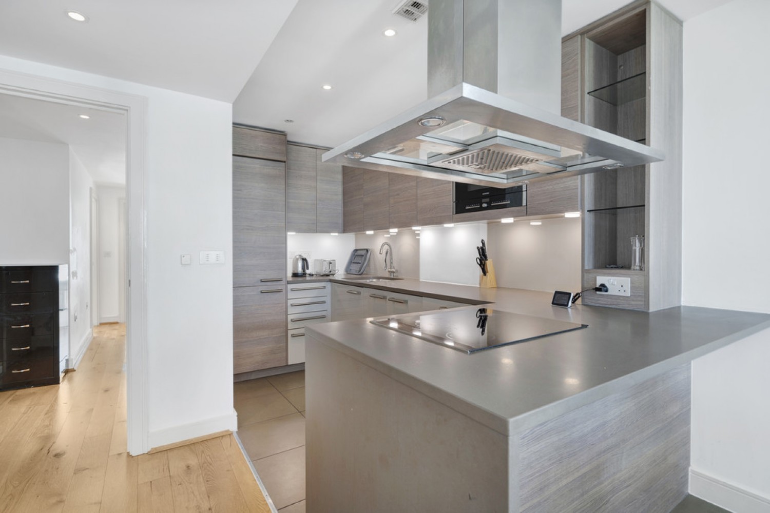 2 bedroom Flat for Letting Anchor House, St George Wharf