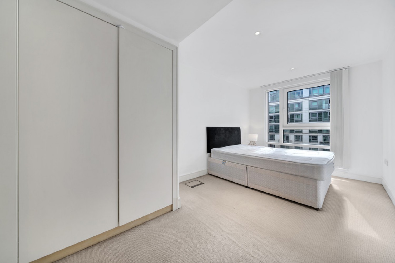 2 bedroom Flat for Letting Anchor House, St George Wharf