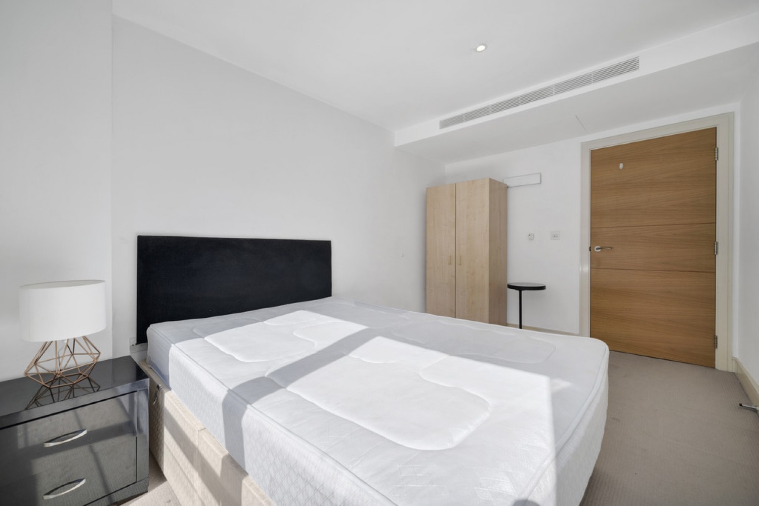 2 bedroom Flat for Letting Anchor House, St George Wharf