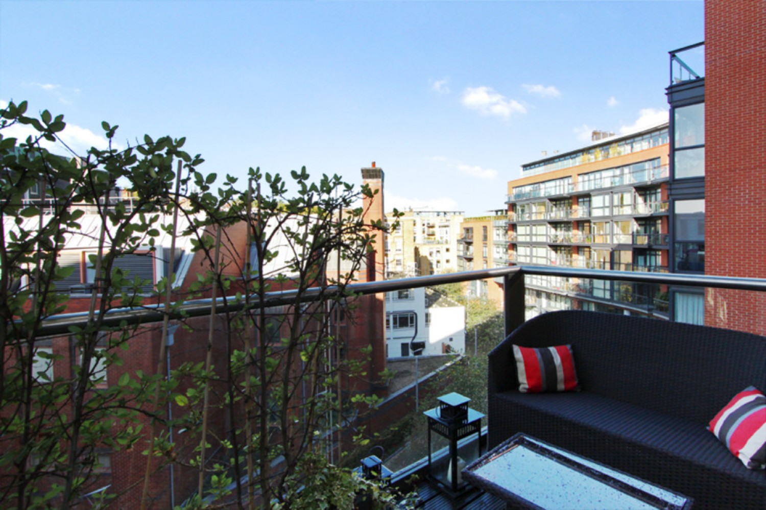2 bedroom Flat for Letting Hirst Court, Grosvenor Waterside