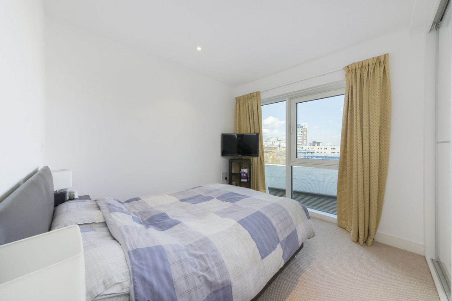 2 bedroom Flat in Flotilla House, Battersea Reach