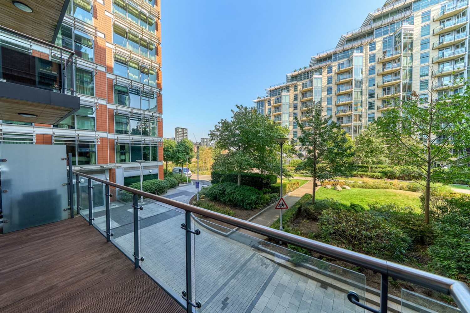 2 bedroom Flat for Letting Spinnaker House, Battersea Reach