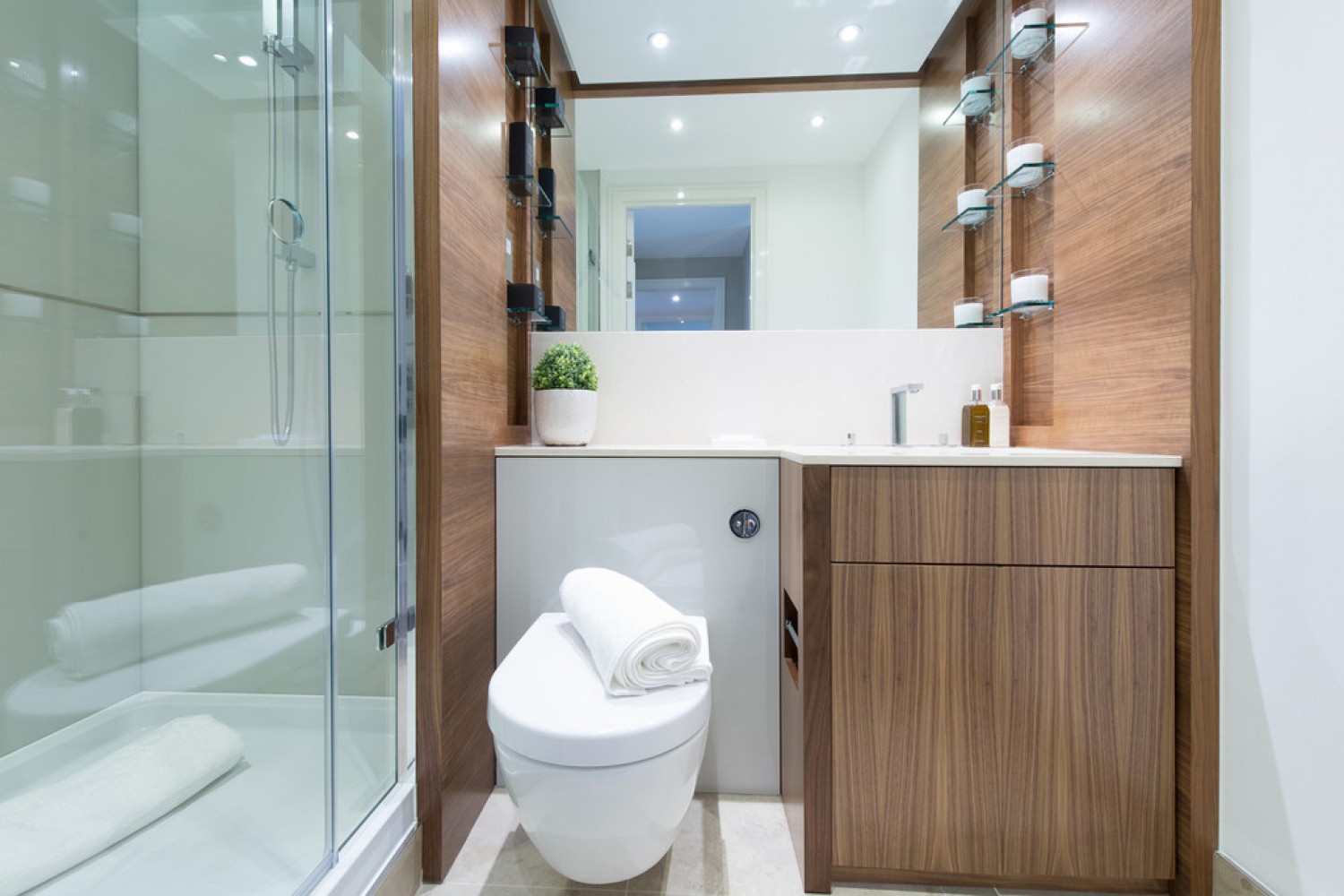 2 bedroom Flat for Letting Spinnaker House, Battersea Reach