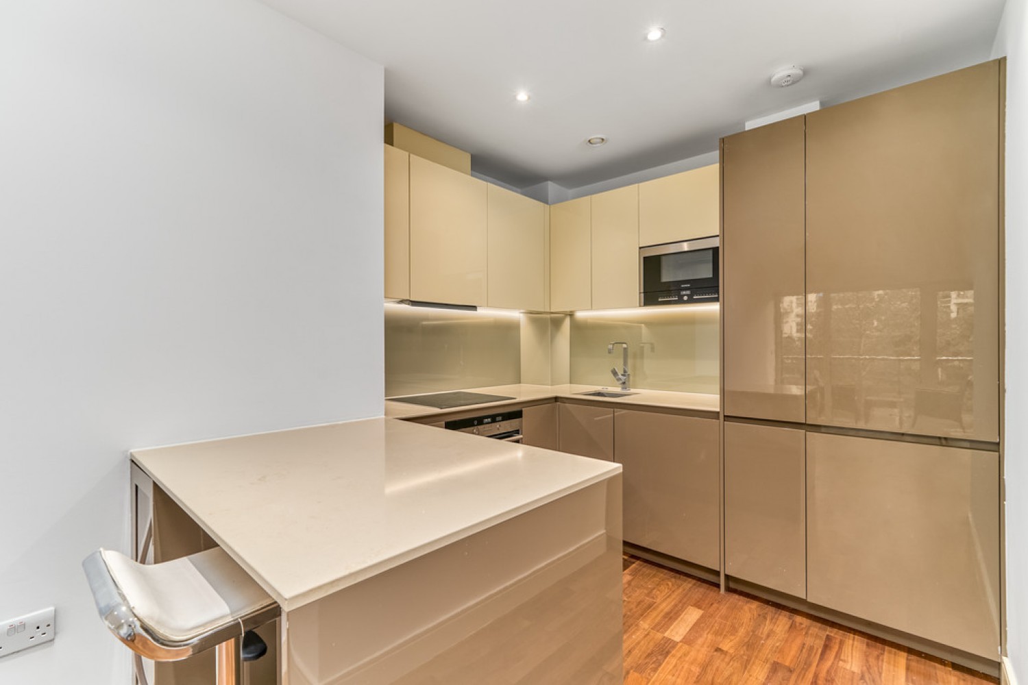2 bedroom Flat for Letting Spinnaker House, Battersea Reach