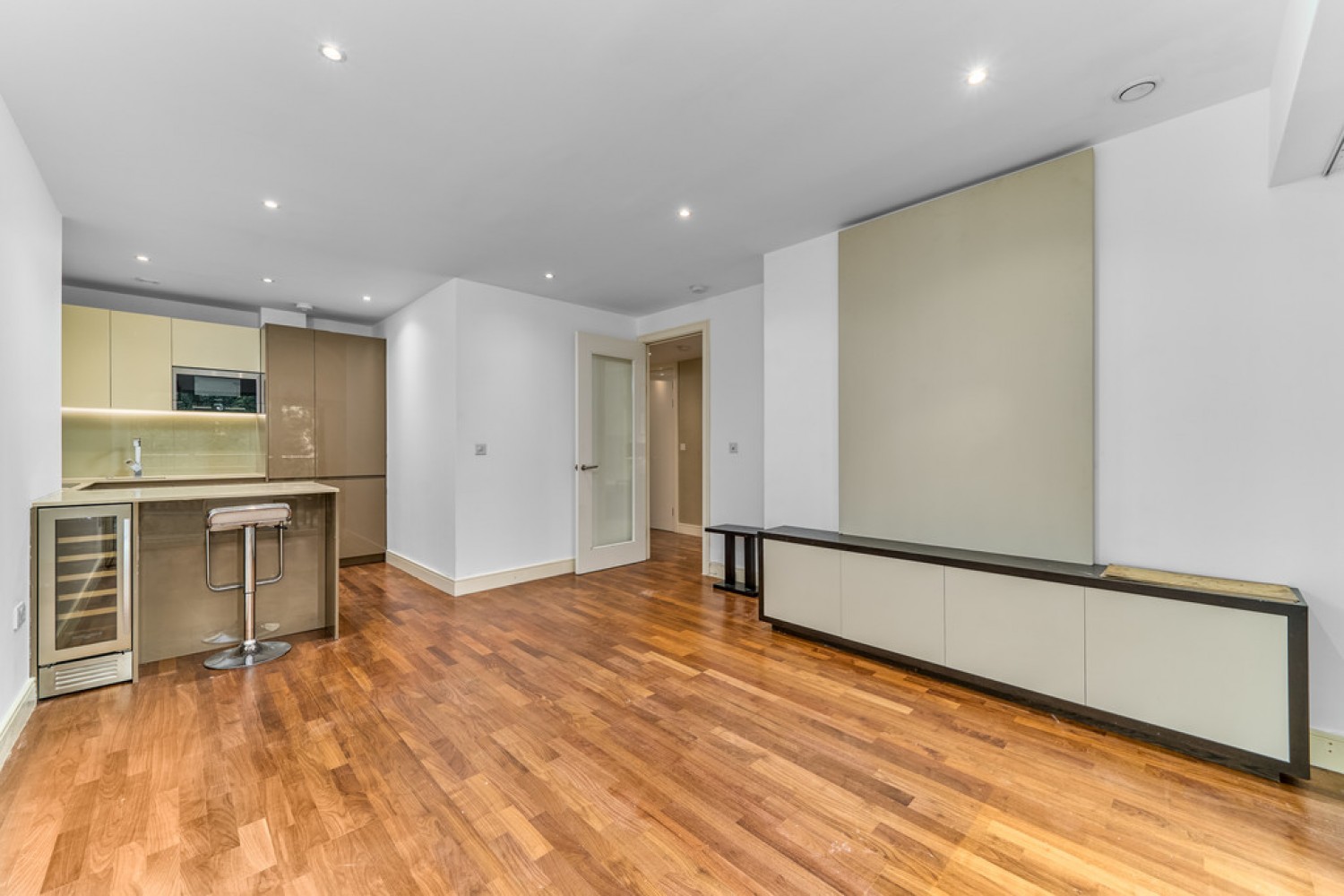 2 bedroom Flat for Letting Spinnaker House, Battersea Reach
