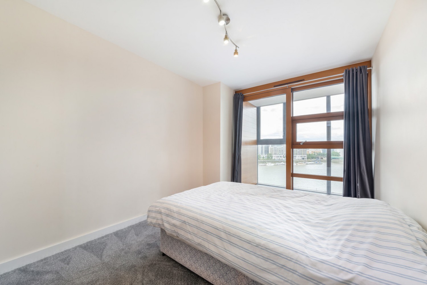 2 bedroom Flat for Letting Falcon Wharf, Battersea