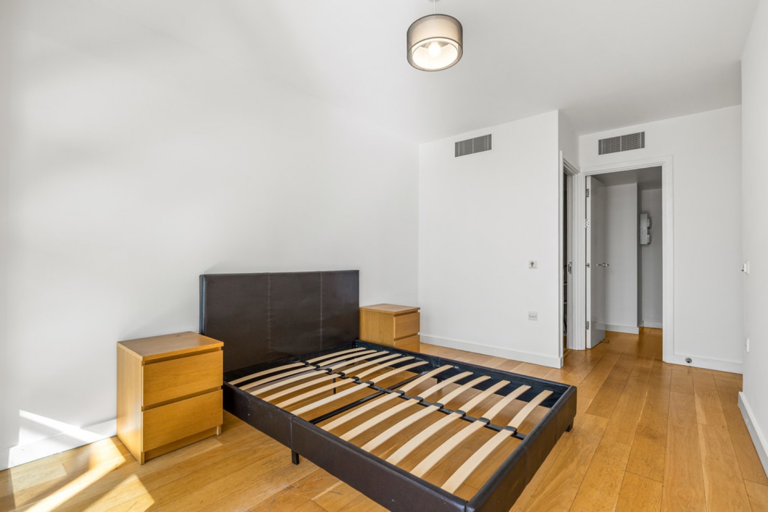 2 bedroom Flat for Letting Falcon Wharf, Battersea