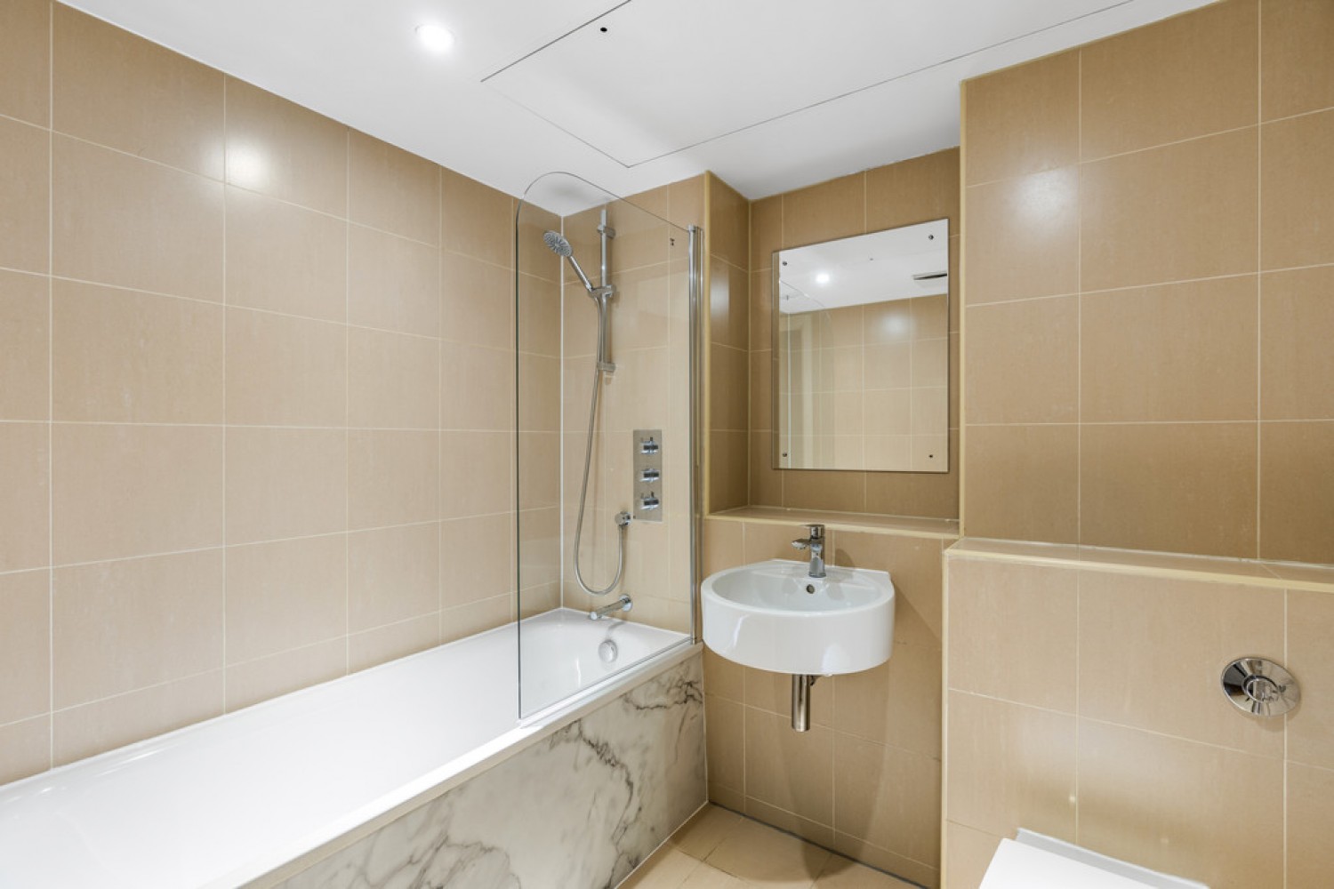 2 bedroom Flat for Letting Falcon Wharf, Battersea