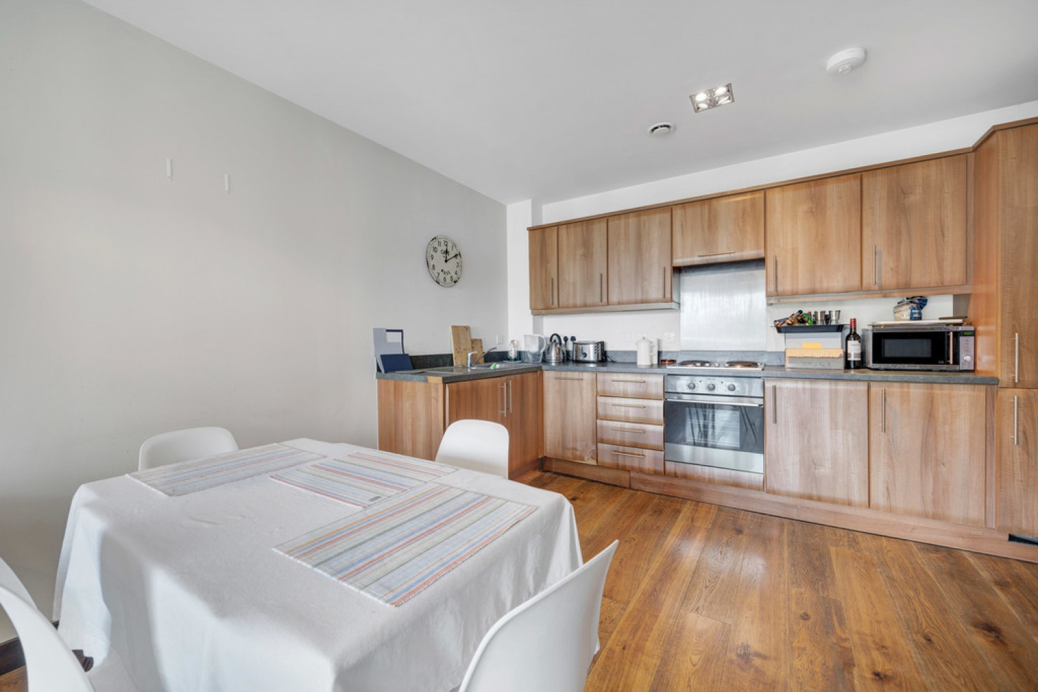 2 bedroom Flat for Letting Orbis Wharf, Bridges Wharf
