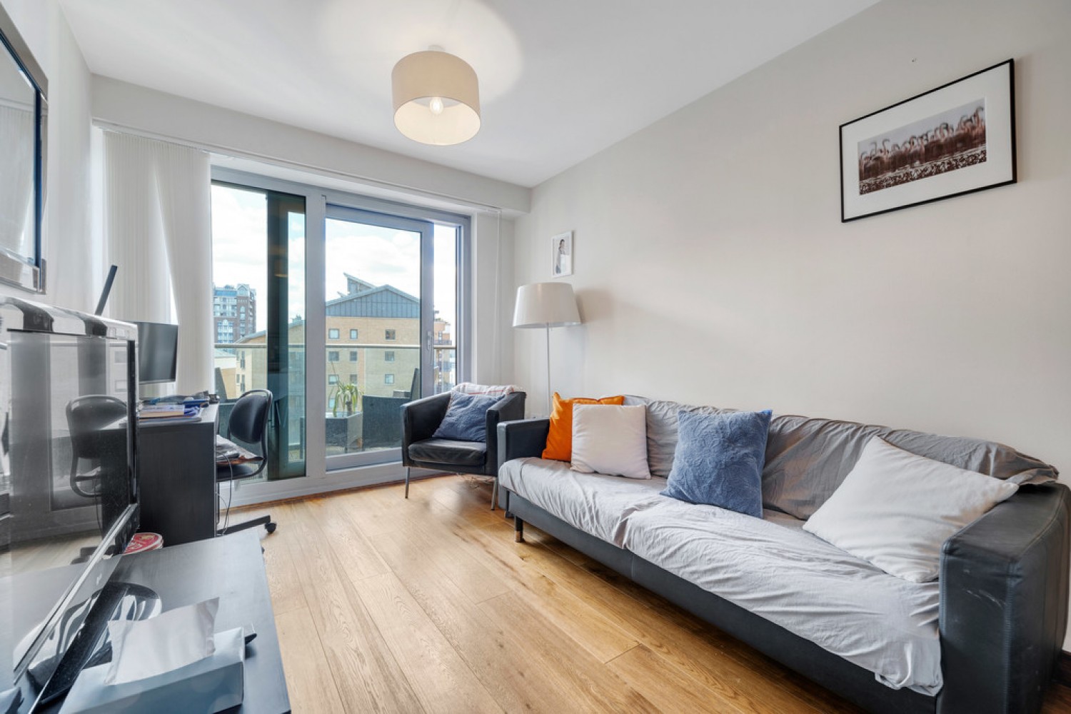 2 bedroom Flat for Letting Orbis Wharf, Bridges Wharf