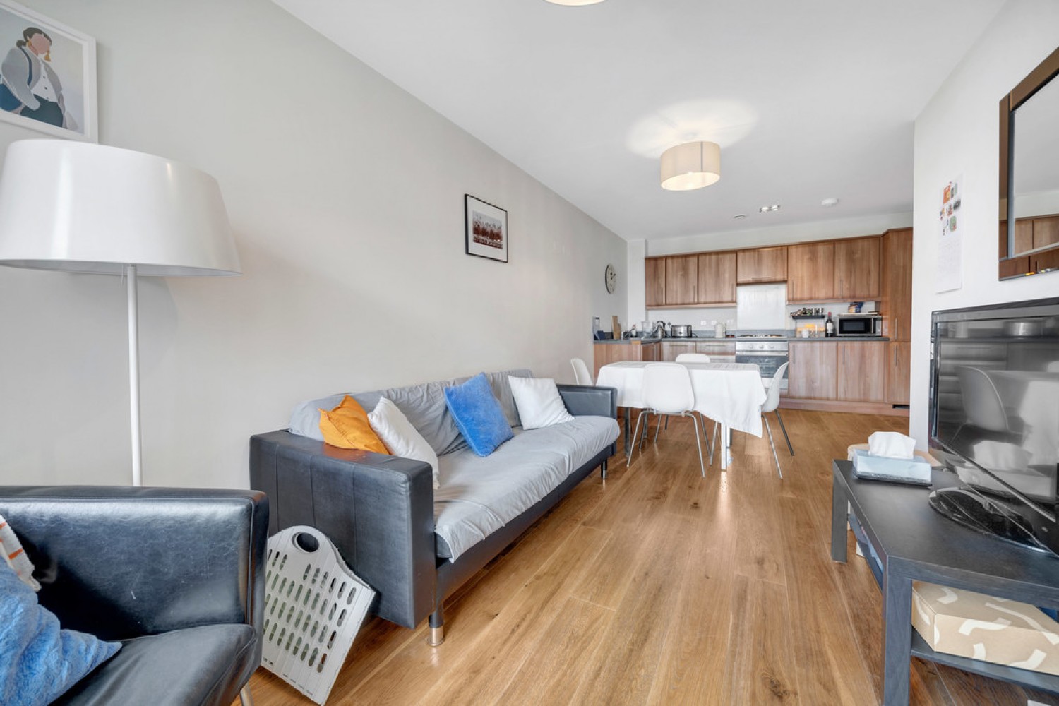 2 bedroom Flat for Letting Orbis Wharf, Bridges Wharf