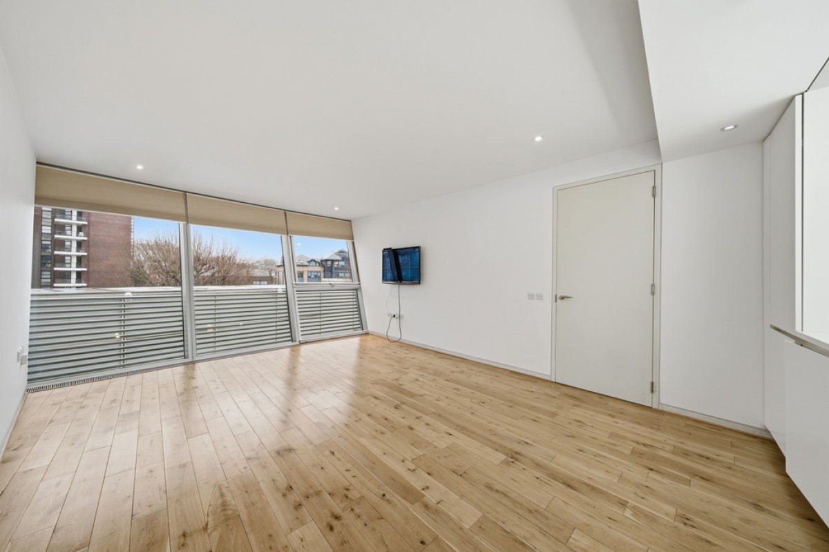 Albion Riverside, Hester Road