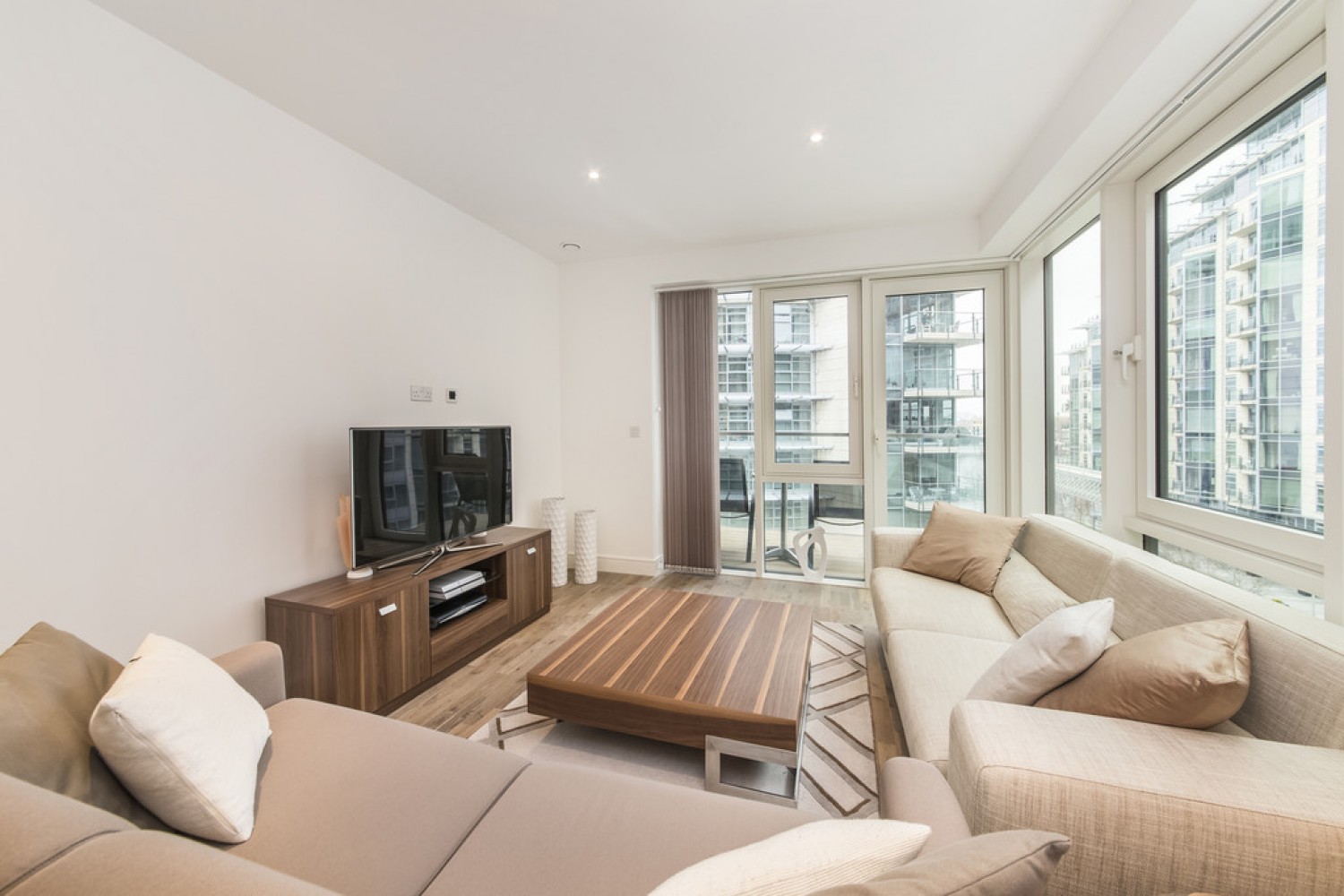 2 bedroom Flat for Letting Jasmine House, Battersea Reach