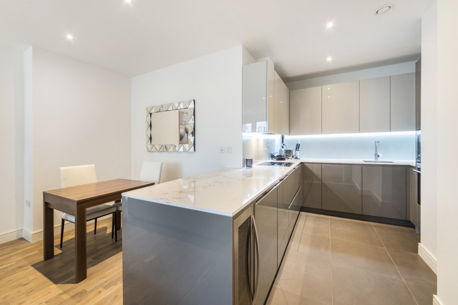 2 bedroom Flat for Letting Jasmine House, Battersea Reach