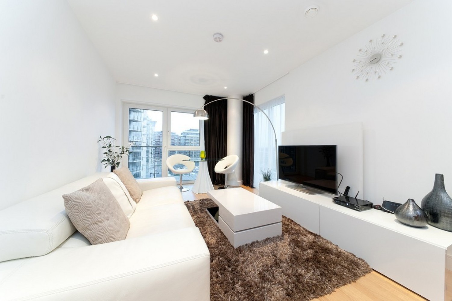 2 bedroom Flat for Letting Spinnaker House, Battersea Reach