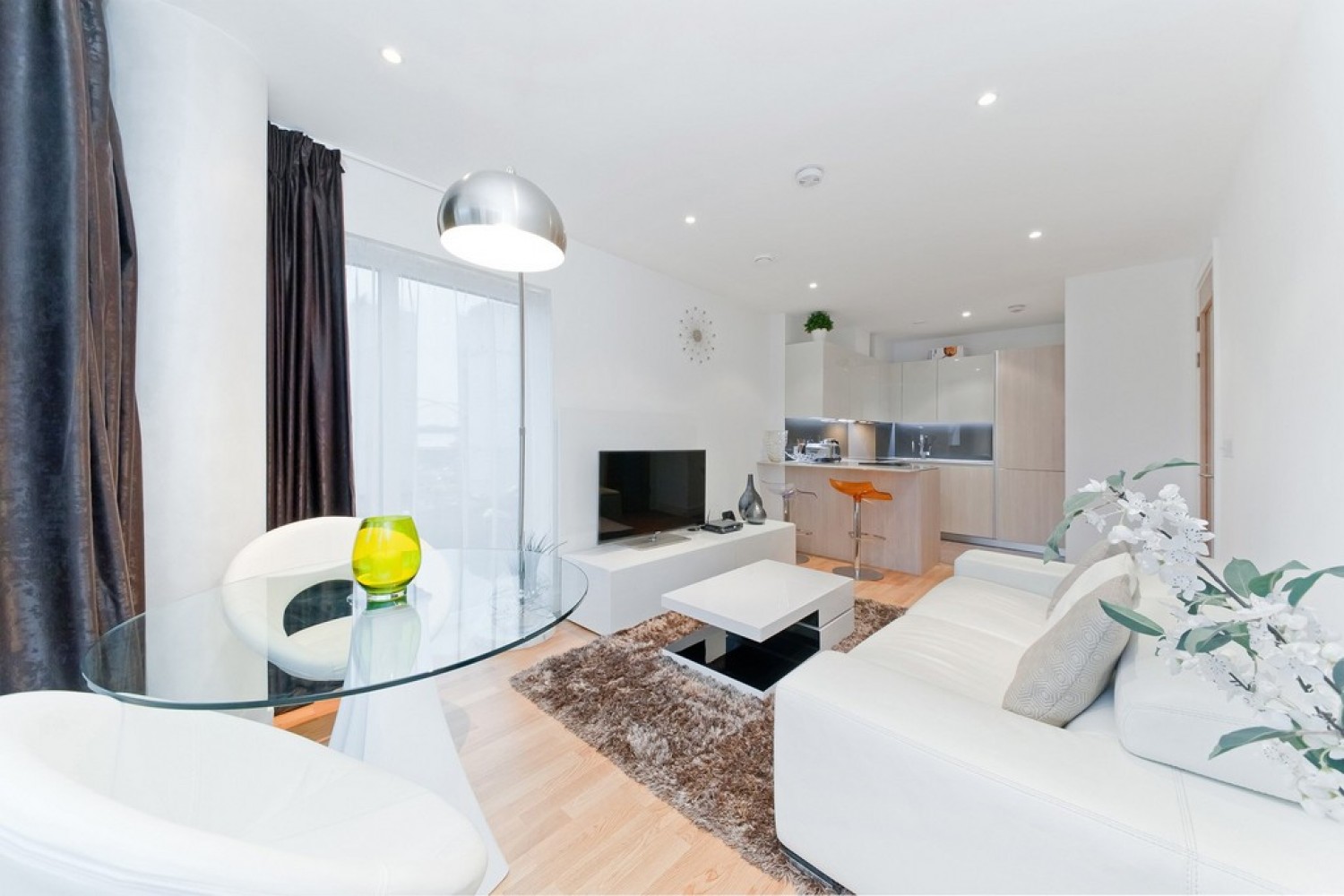 2 bedroom Flat for Letting Spinnaker House, Battersea Reach