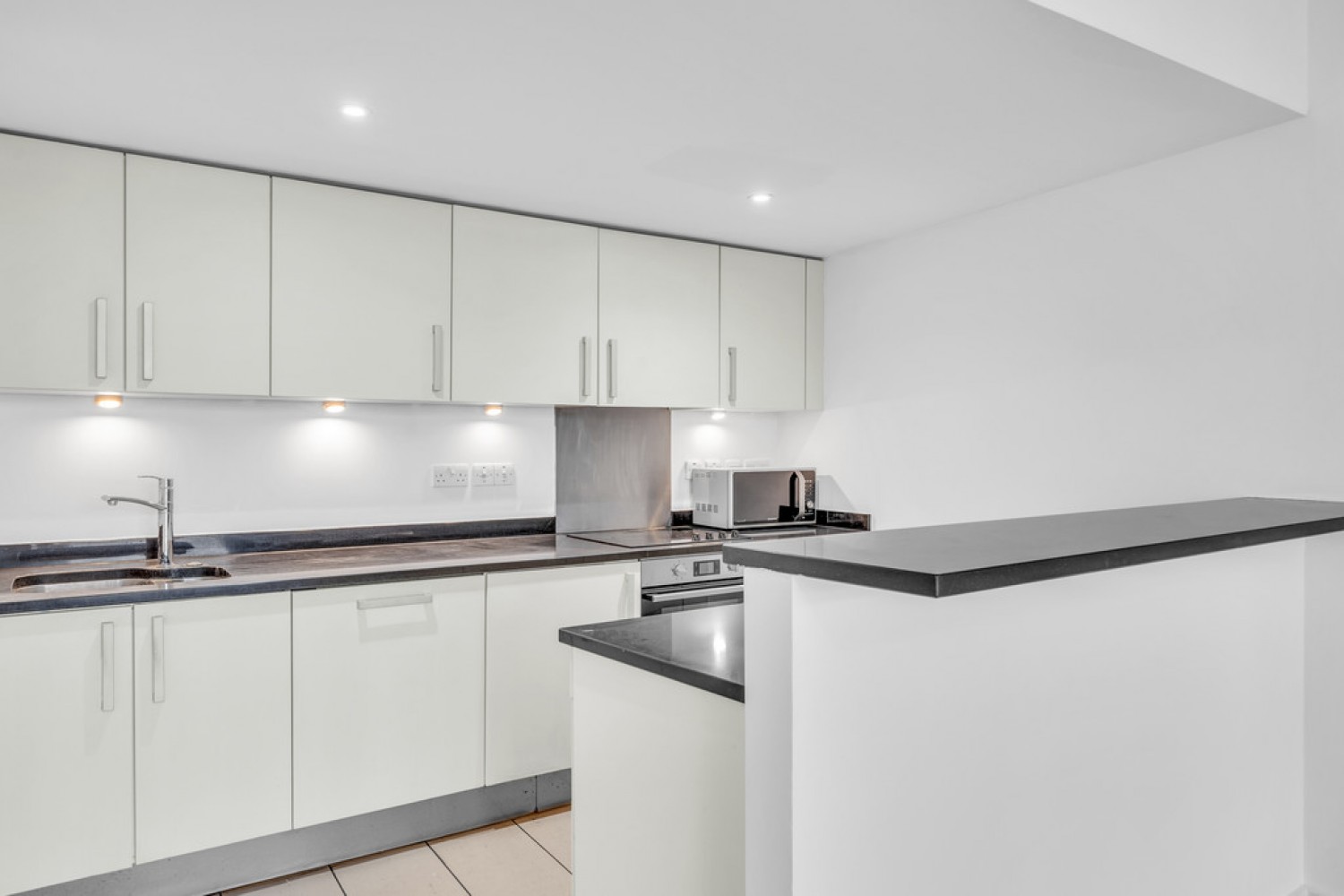 1 bedroom Flat for Letting Lombard Road, Battersea
