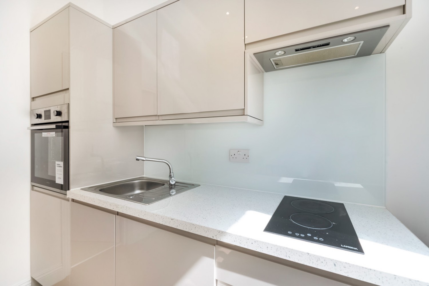 1 bedroom Flat for Letting Emperors Gate, South Kensington
