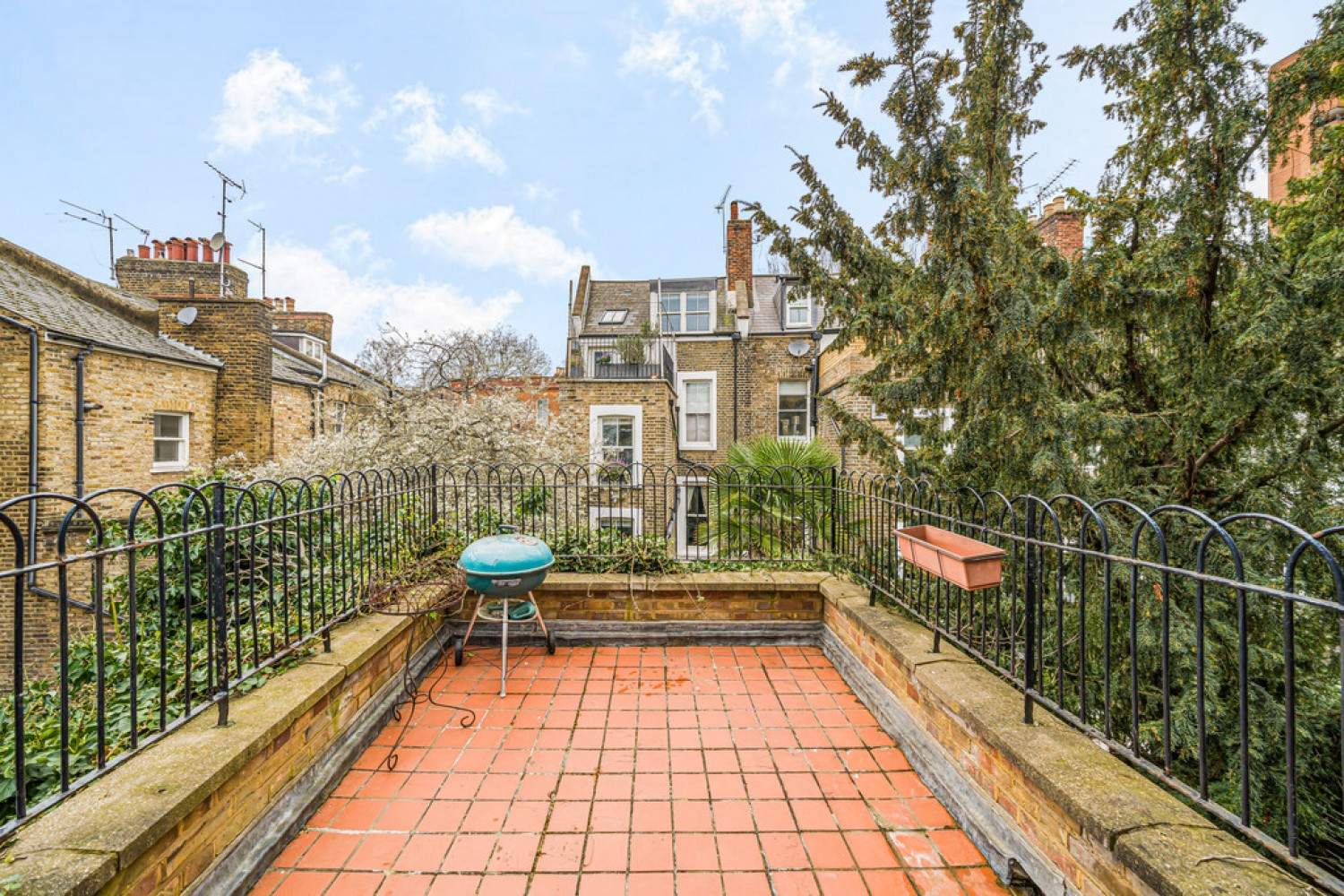 2 bedroom Flat for Letting Stadium Street, Chelsea