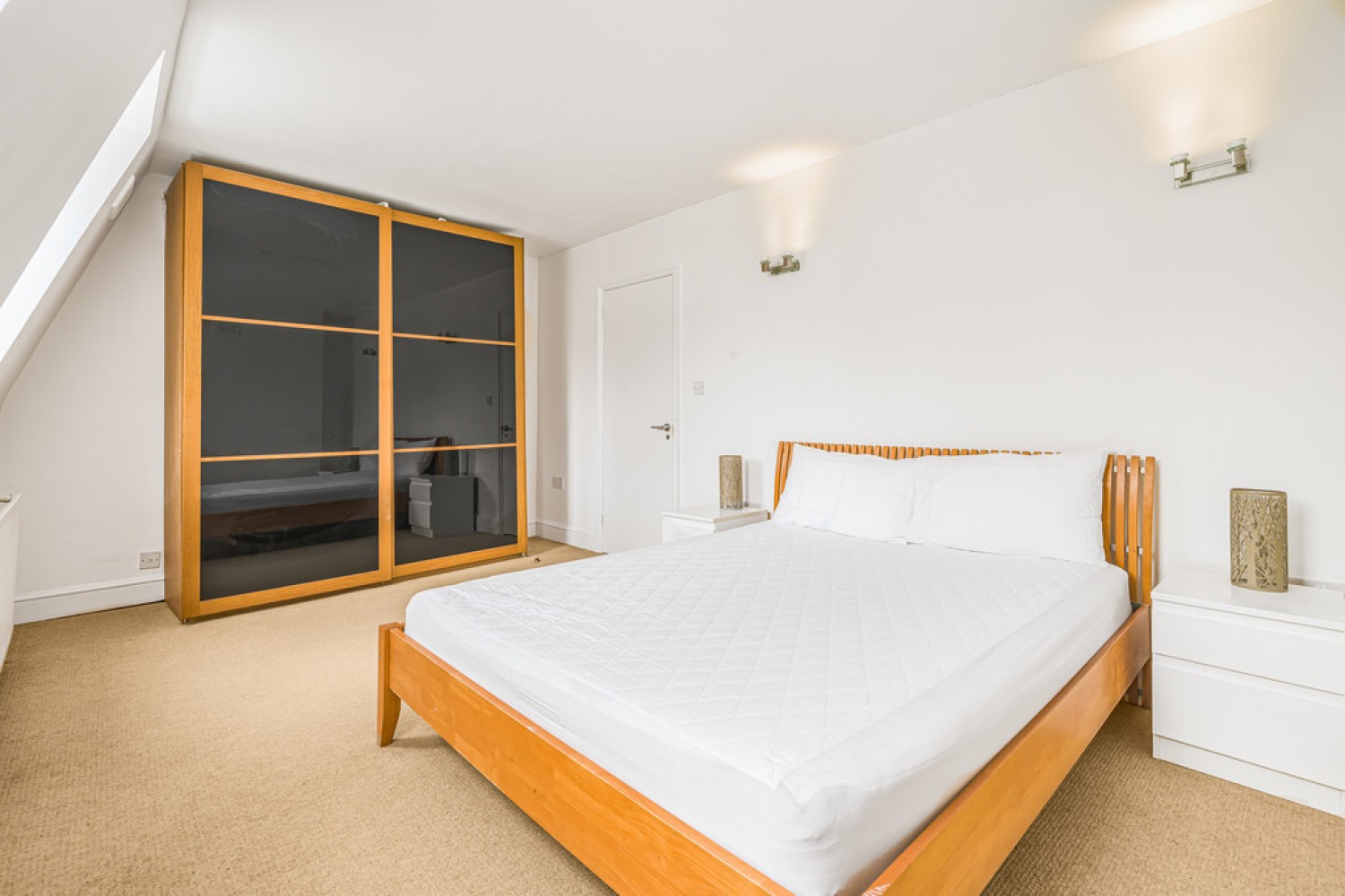 2 bedroom Flat for Letting Stadium Street, Chelsea