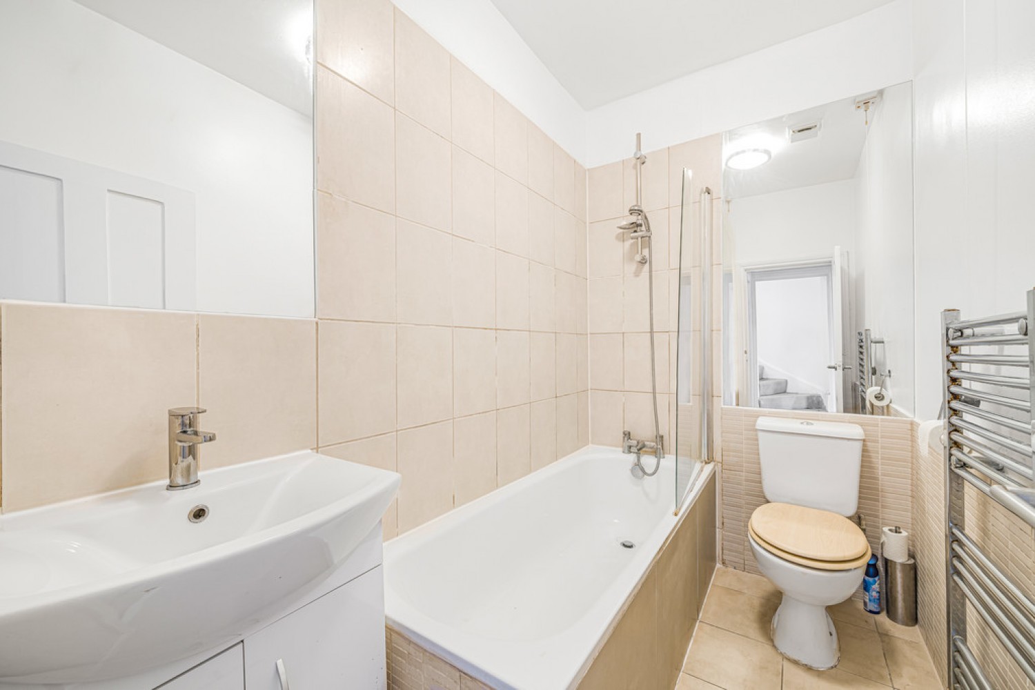 2 bedroom Flat for Letting Stadium Street, Chelsea