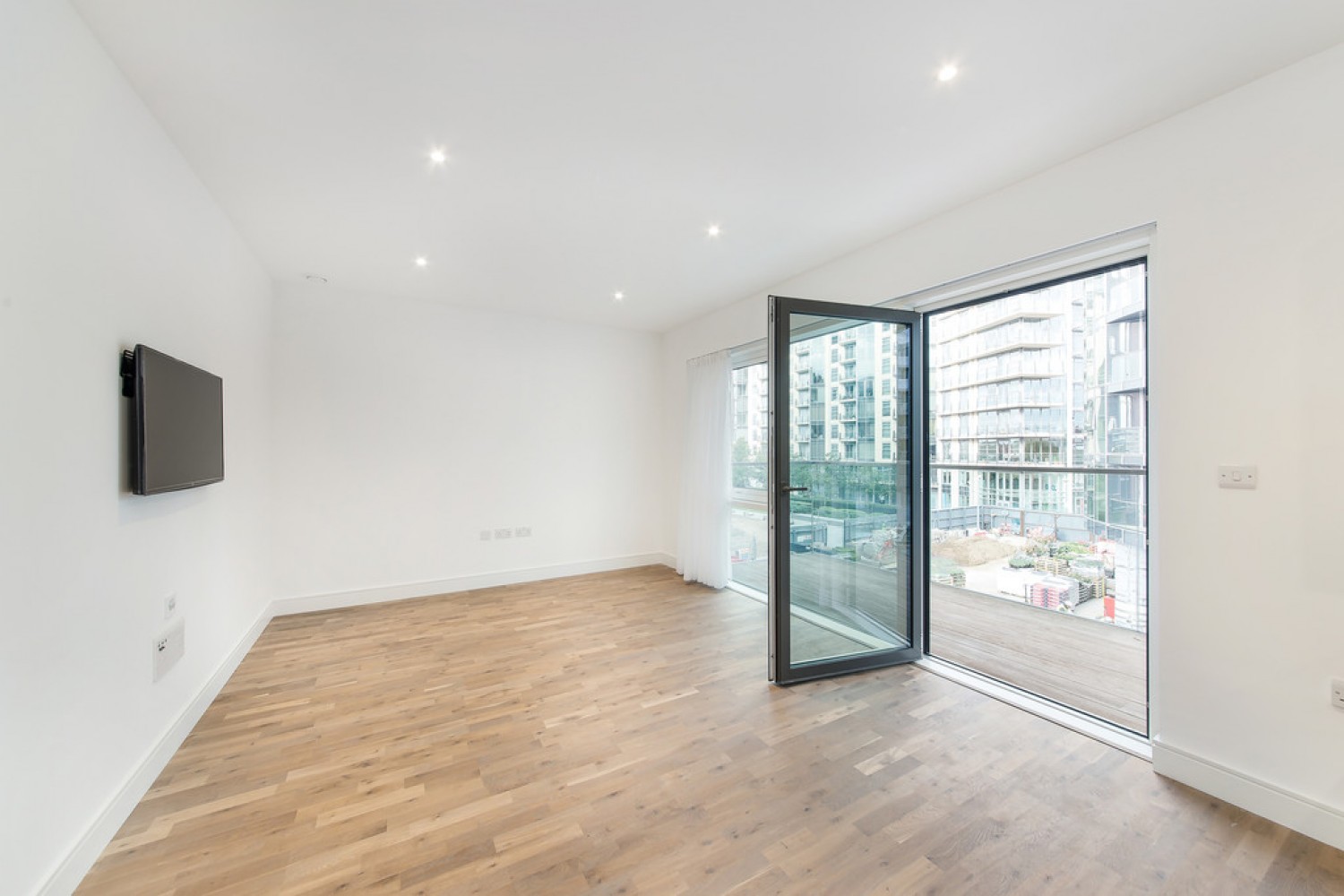Quarter House, Battersea Reach