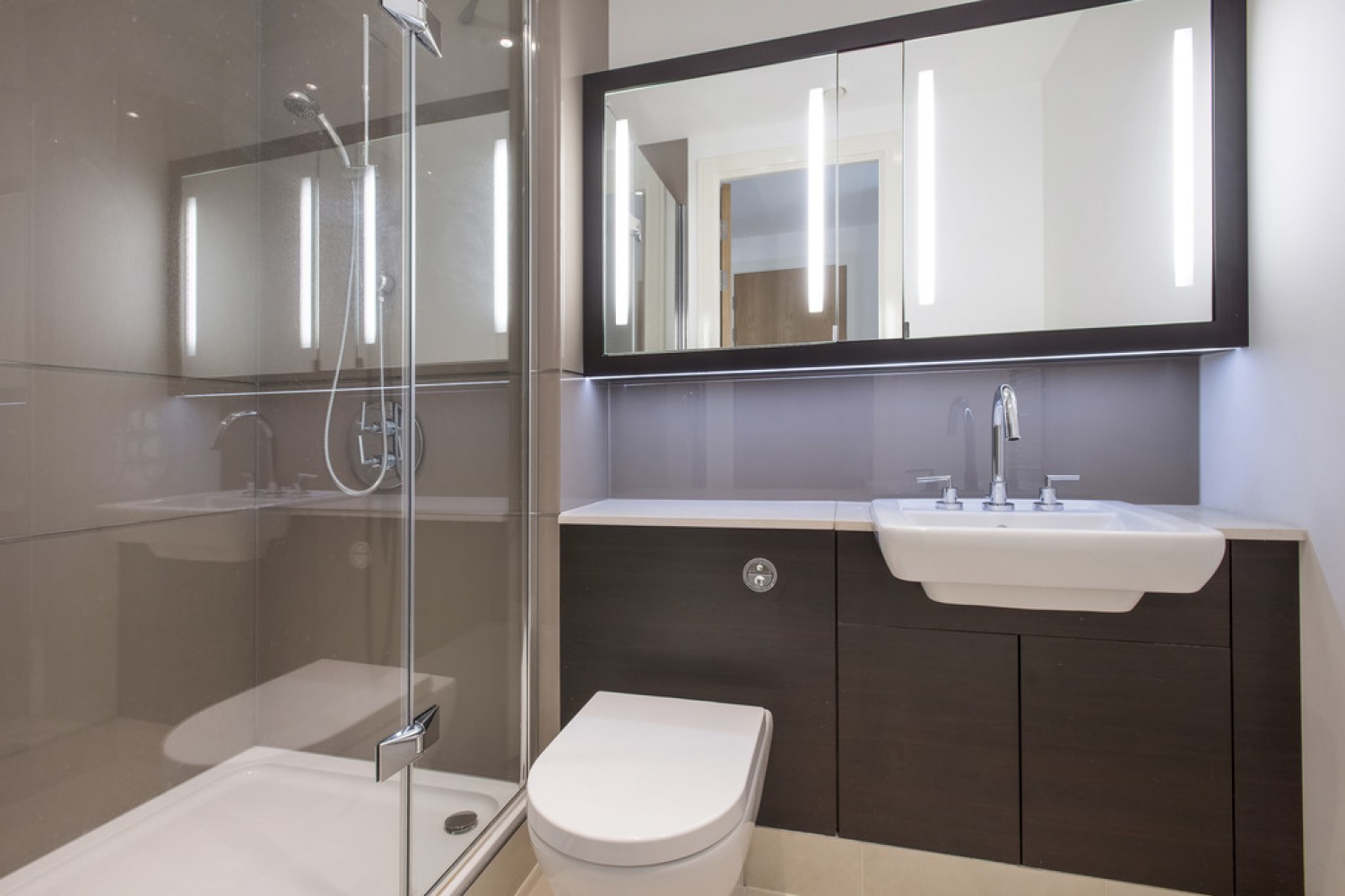 2 bedroom Flat for Letting Spinnaker House, Battersea Reach