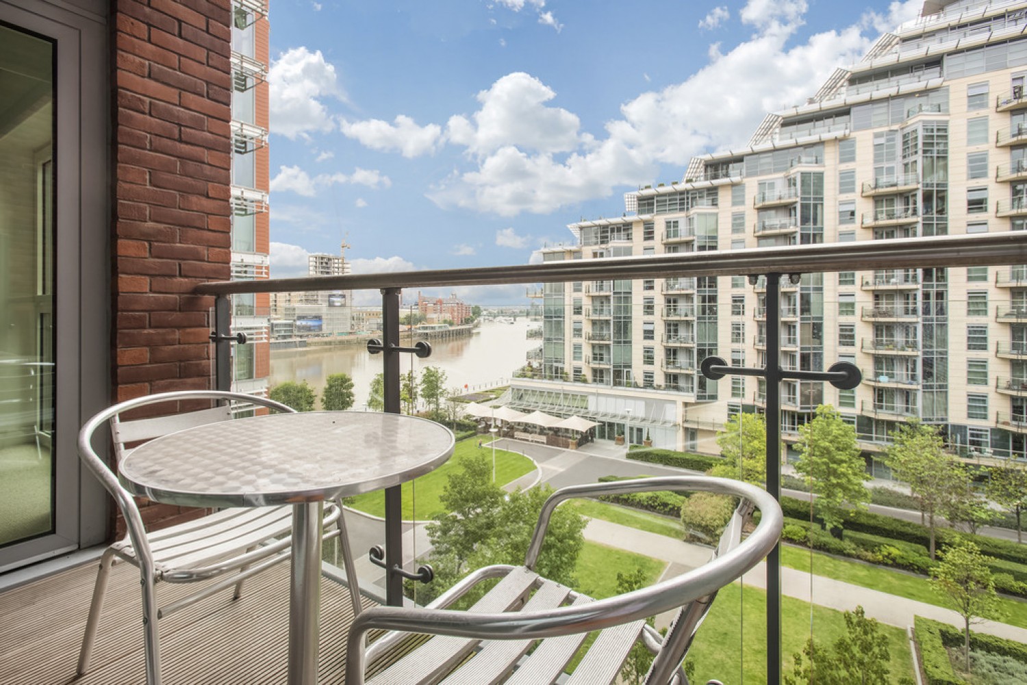 2 bedroom Flat for Letting Spinnaker House, Battersea Reach