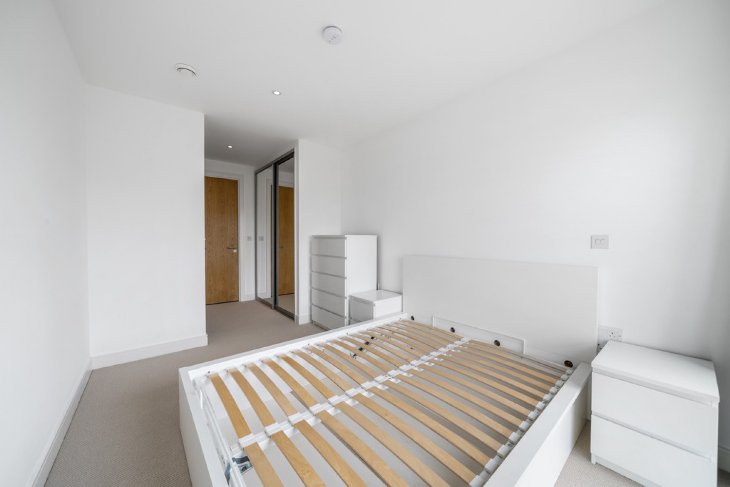 Spinnaker House, Battersea Reach