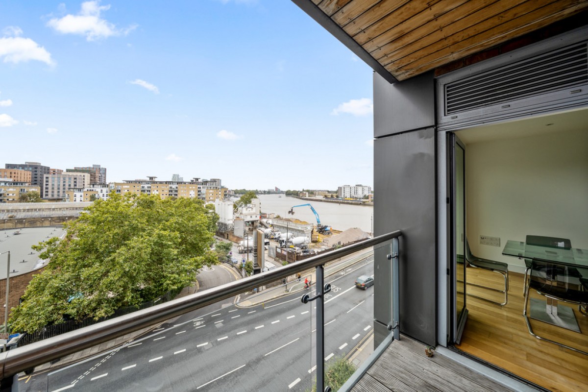 Spinnaker House, Battersea Reach