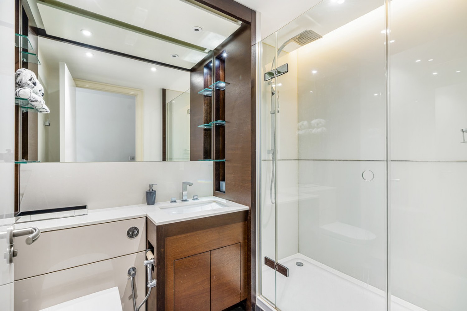 2 bedroom Flat for Letting Quarter House, Battersea Reach