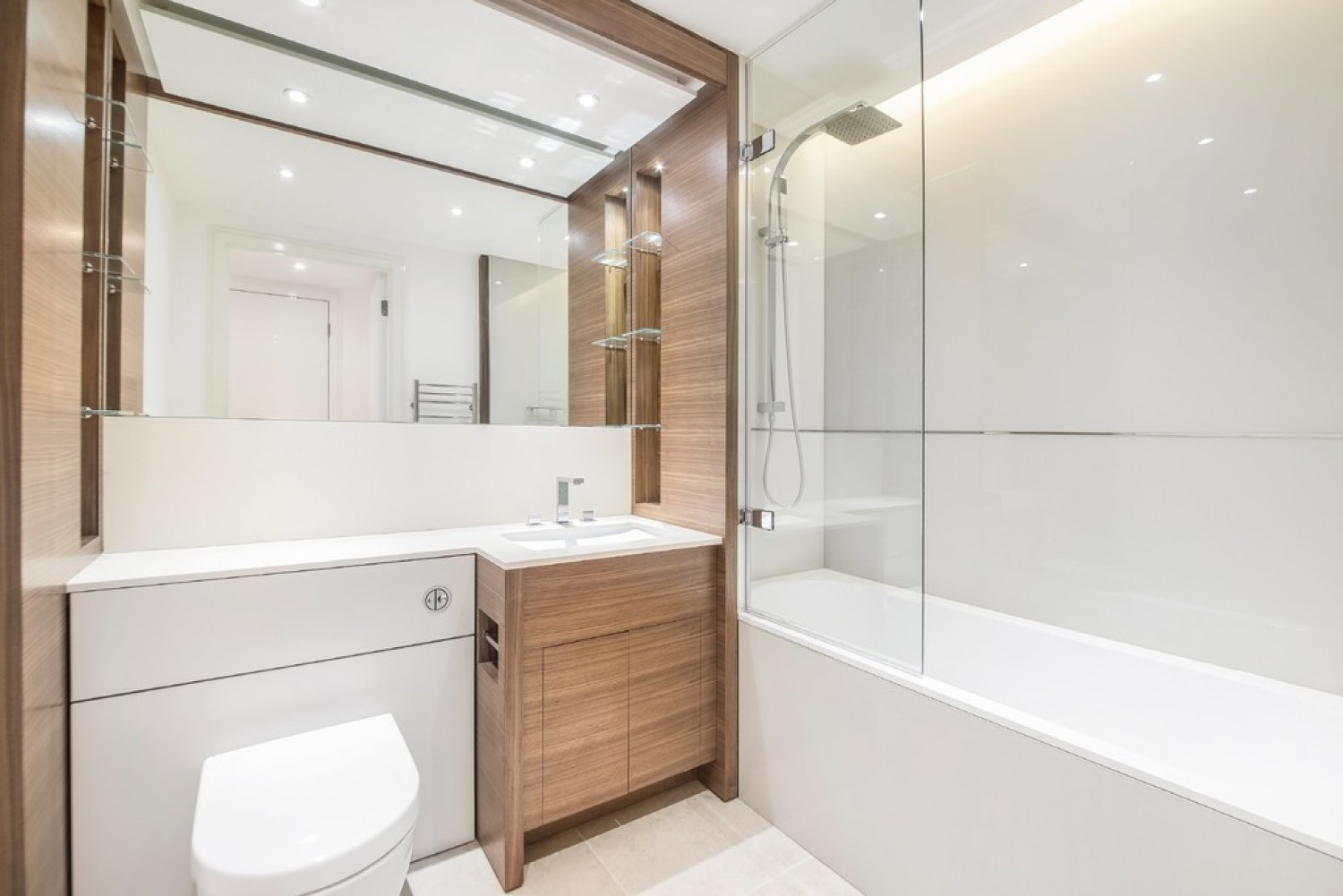 2 bedroom Flat for Letting Trafalgar House, Battersea Reach