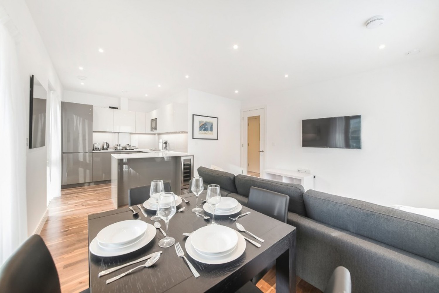 2 bedroom Flat for Letting Trafalgar House, Battersea Reach