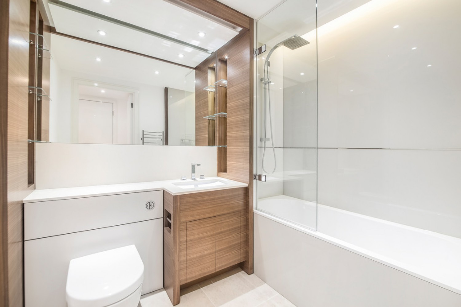 2 bedroom Flat for Letting Trafalgar House, Battersea Reach